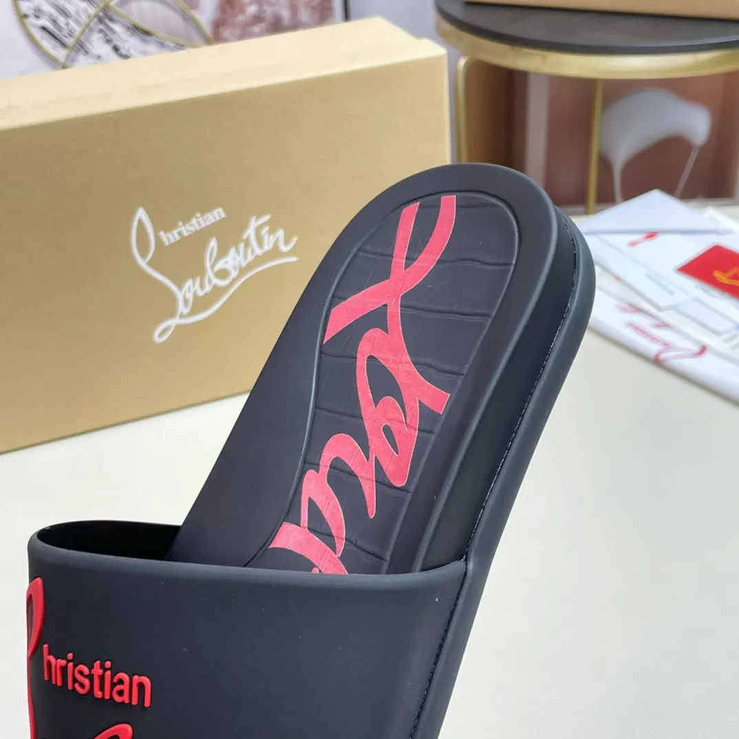 [CL red sole shoes] P: 300💰 size 38-45 Men's classic slippers, made on the official website 1:1, the original factory specializes in original materials ➖ OEM 3D printing pattern production ➖ Ultra-light non-slip outsole. Super fashionable and super comfortable, handsome on the feet, a must-have for men in summer! !